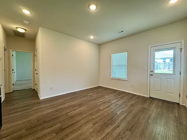 507 Ashwood St — Photo 9