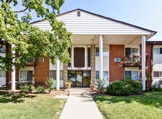 9250 W Emerson St #104D, Des Plaines, IL 60016