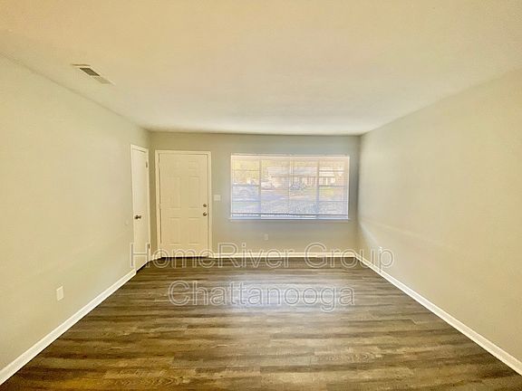 3rd image of 5049 Harley Ln