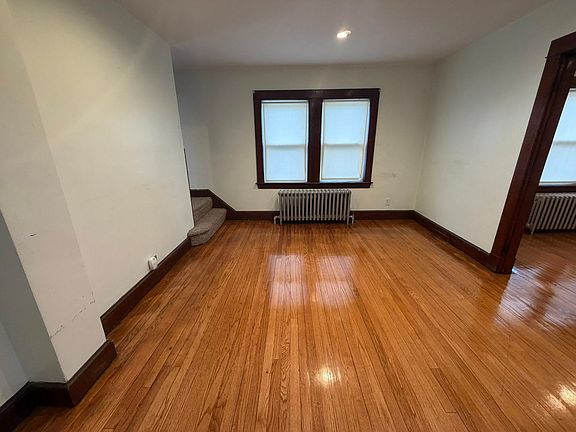 4th image of 31 Broad Street Pl #1