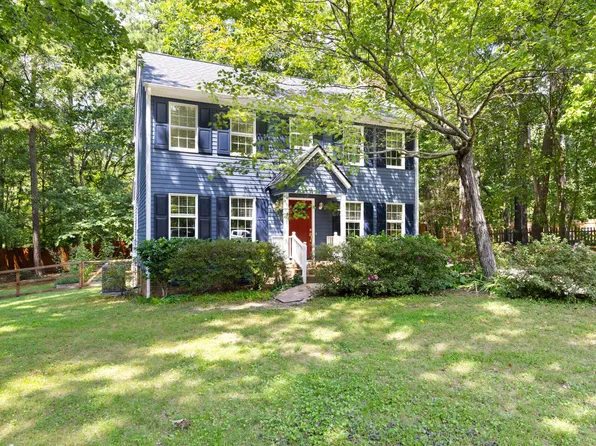 5 Tartan Ct, Durham, NC 27705