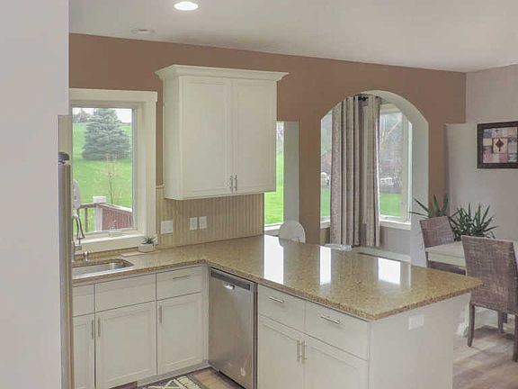 4th image of 5274 S Silverstone Dr NE