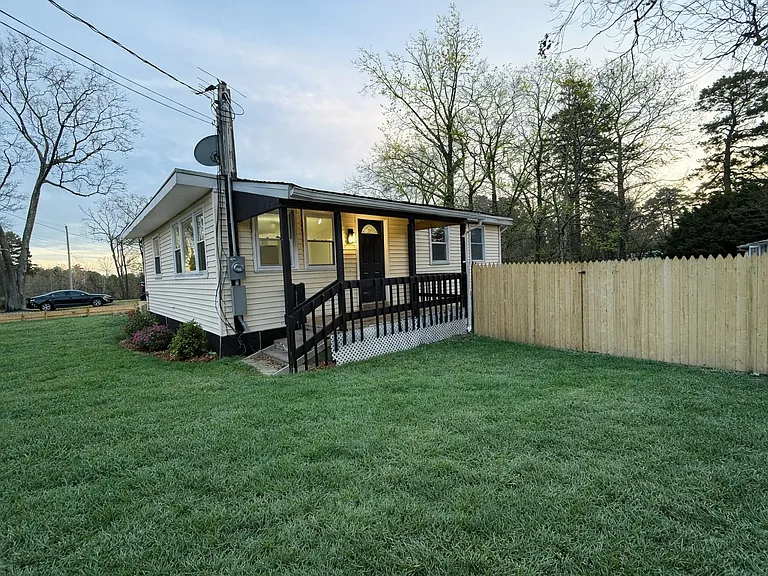 2502 Range Rd — Photo 1