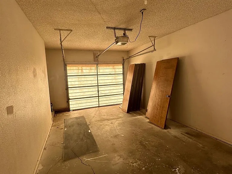 313 Innsdale Ter — Photo 13