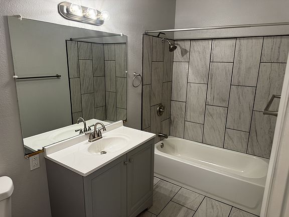 5th image of 18938 Live Oak St