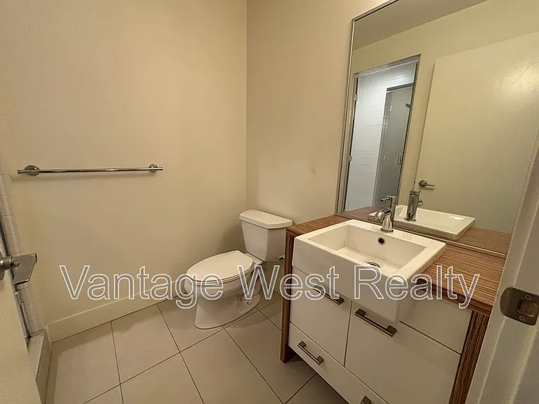 1289 Ellis St #218 — Photo 12