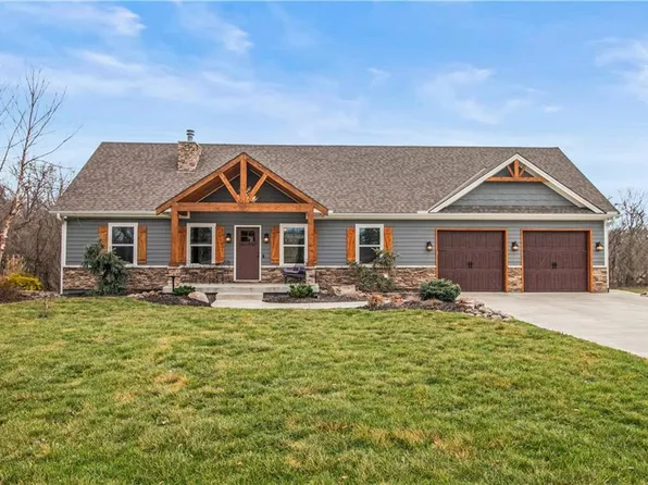 2107 S Outer Belt Rd, Oak Grove, MO 64075