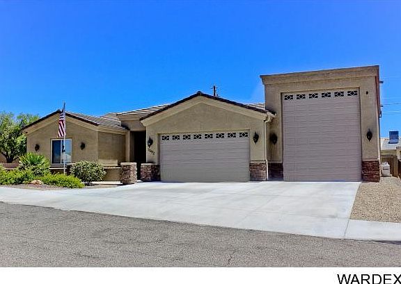 2nd image of 3092 Newport Dr