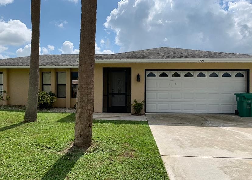 1st image of 2125 SE Floresta Dr
