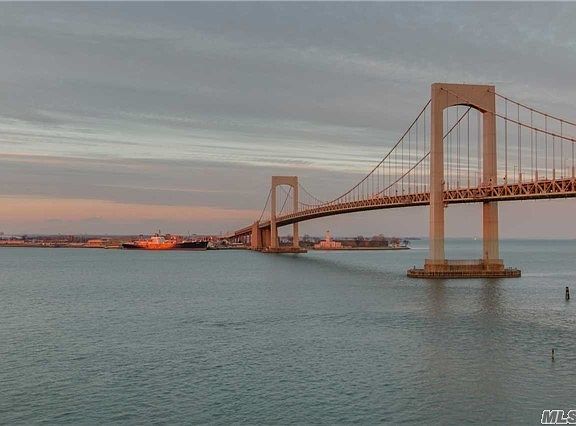 Throgs Neck Bridge