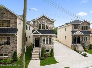 1384 Clove Rd, Staten Island, NY 10301