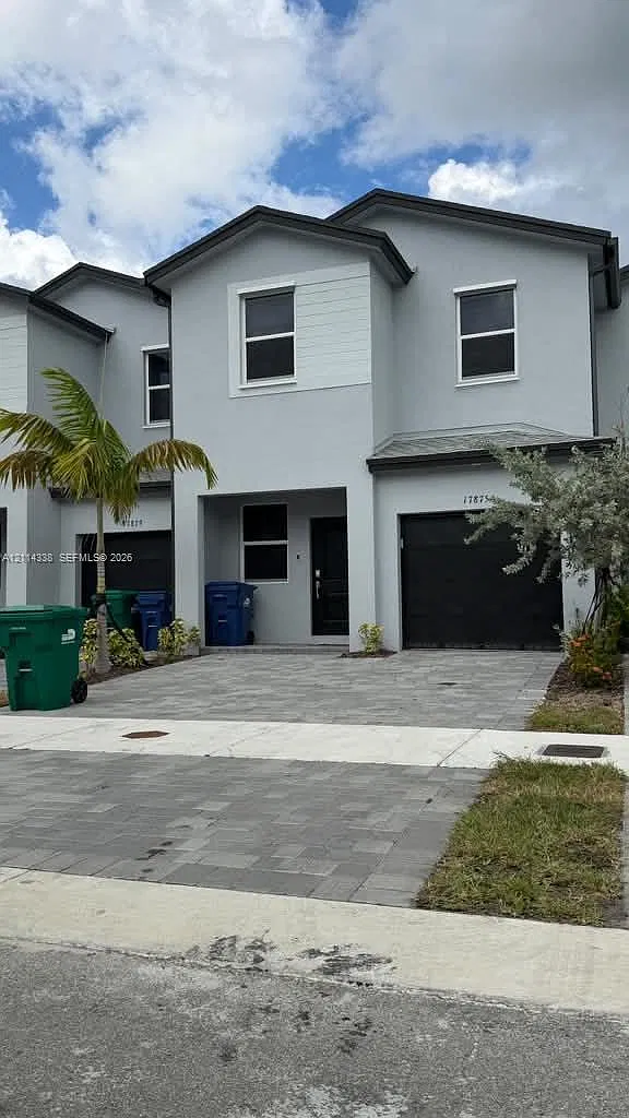 3 bed, 2.5 bath, 1827 sqft, $2,750 — Photo 1