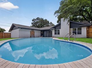 721 Balfour Dr, Windcrest, TX 78239