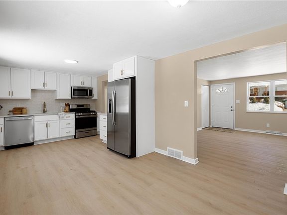 5th image of 333 Stotler Rd