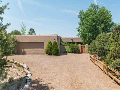 1015 Brisa Cir, Santa Fe, NM, 87507