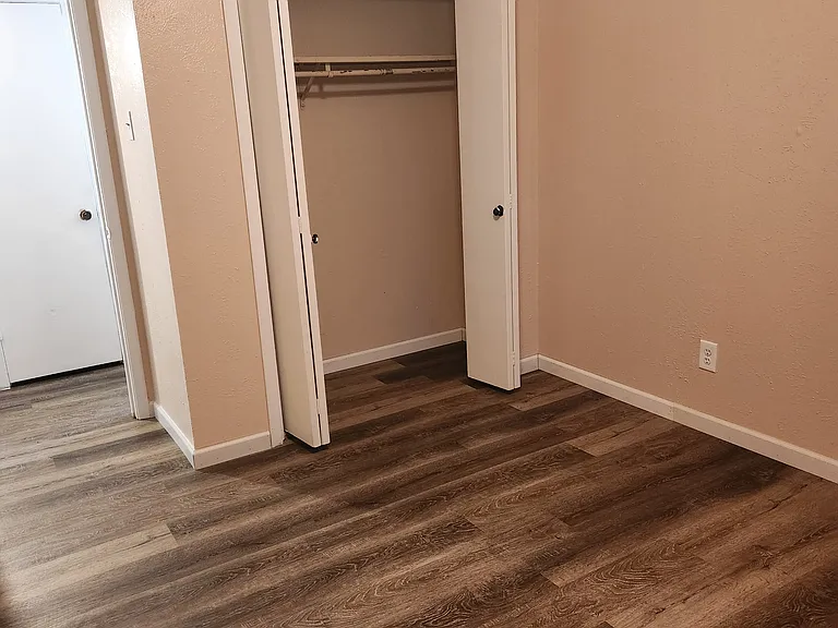 324 Valley Park Dr — Photo 11