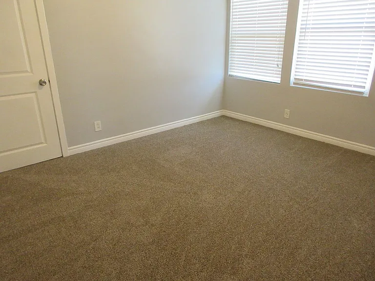 4423 Johnston Ave — Photo 10
