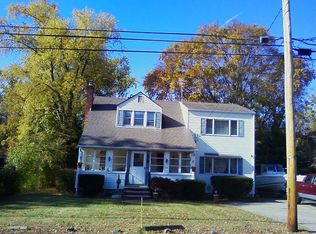 63 2nd St, Pequannock, NJ 07440