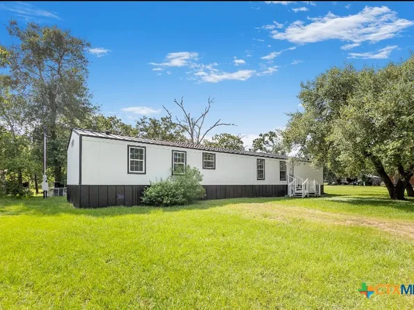 5826 W 2nd St, Sheridan, TX 77475