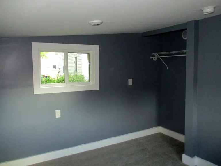 Riverside Dr — Photo 1