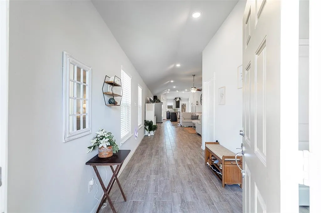 Building Photo - 14132 Calderwood St