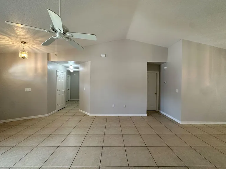 661 N Delmonte Ct — Photo 16