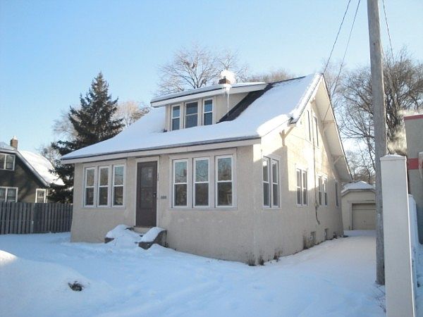 1st image of 338 Lowry Ave NE