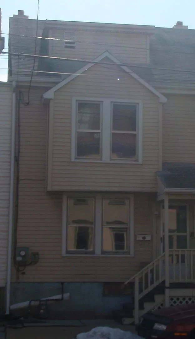 3 Bdrm, 1.5 Bath Twin-Semi Detached home — Photo 1