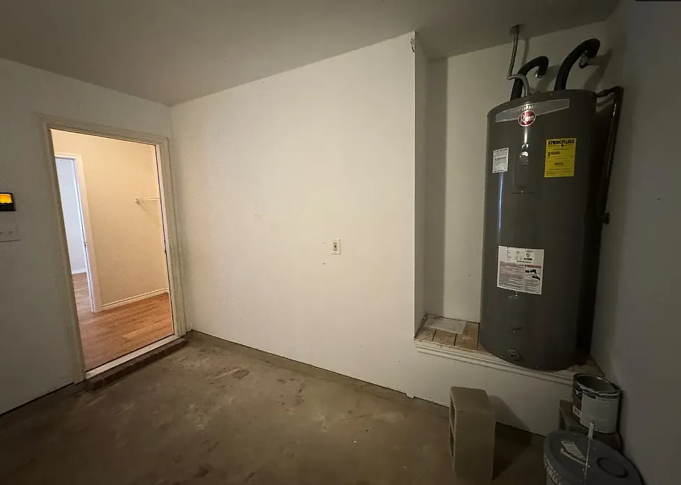 3 bed, 1148 sqft, $2,050 — Photo 2