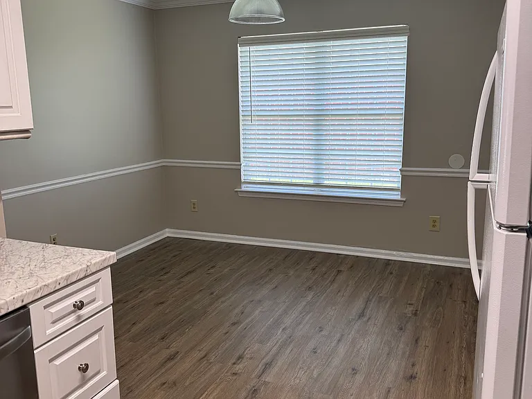 33 Pennington Pl — Photo 3