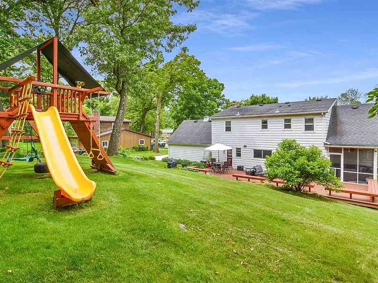 575 S Hillcrest Dr — Photo 14