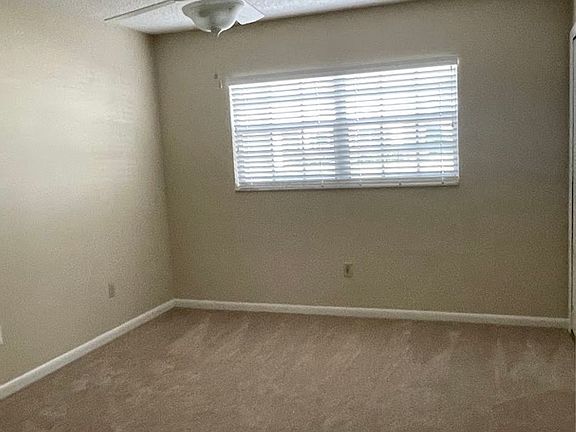 3rd image of 1518 Edgewater Cir