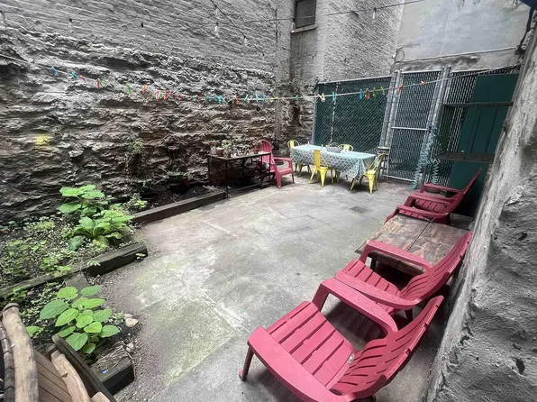 300 W 112th St APT Lla, New York, NY 10026