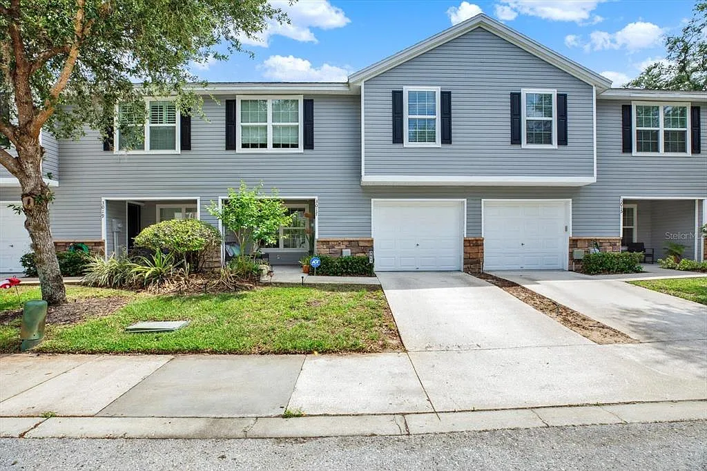 3 bed, 2.5 bath, 1461 sqft, $2,450 — Photo 1