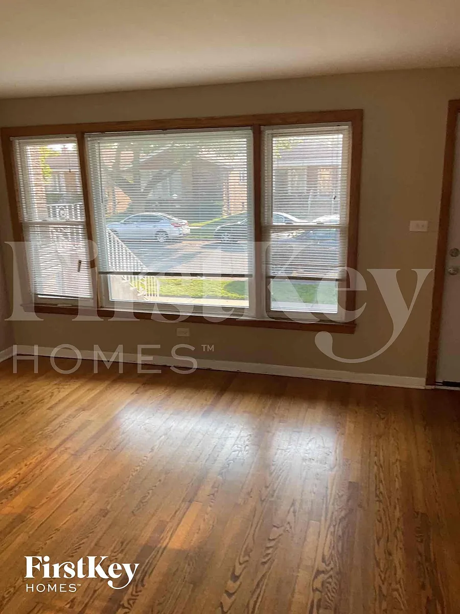 Building Photo - 8725 S Luella Ave