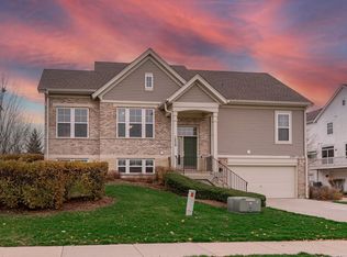 1239 Tuscany Dr, Streamwood, IL 60107
