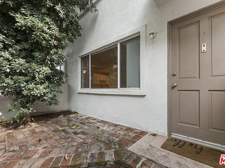 18555 Collins St #C11 — Photo 15