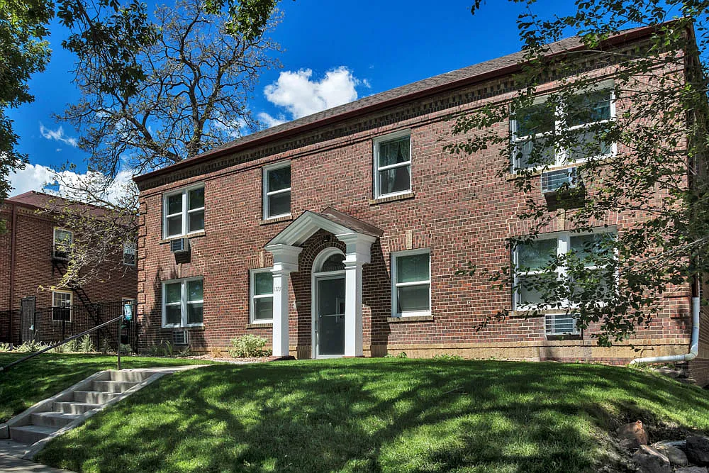 1357 & 1373 Cook — Photo 3