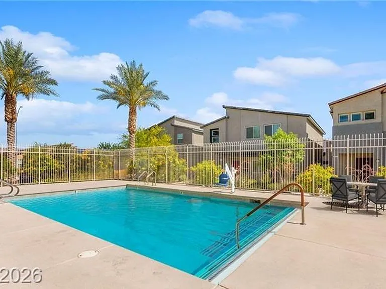 7461 Opal Star St — Photo 2