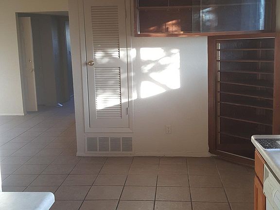 3rd image of 3824 Olympic Ave