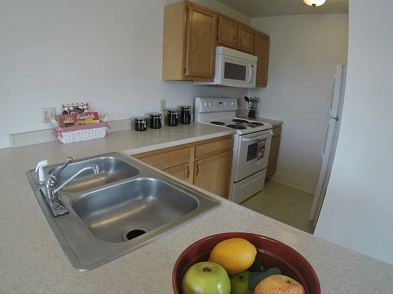 220 S 6th St (Maison de Ville) — Photo 23