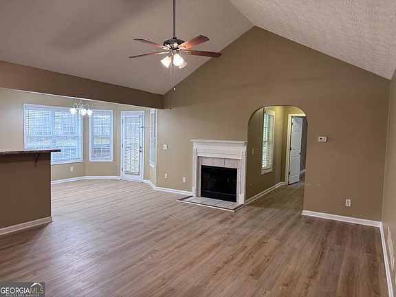 3rd image of 223 Christopher Dr