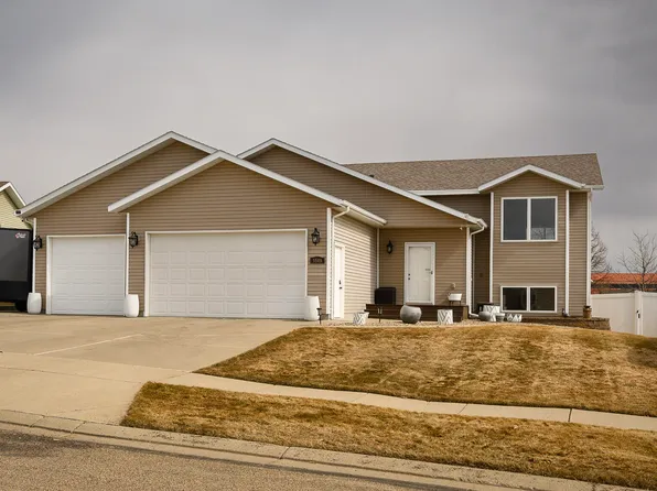5505 Yukon Dr, Bismarck, ND 58503