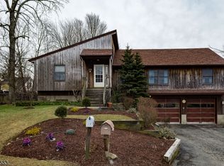 23 Glenridge Rd, Hewitt, NJ 07421