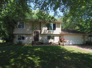 1125 Sunset Ln, River Falls, WI 54022
