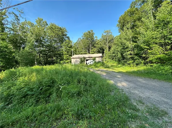 90 Shore Oaks Dr #14, Oswego, NY 13126