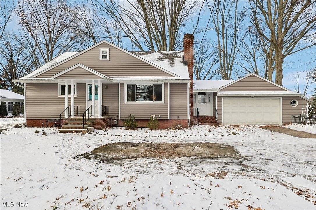 6086 Crossview Rd, Seven Hills, OH 44131 | Zillow