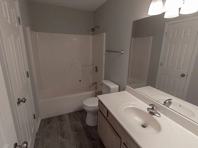 4305 Derby Ridge Dr — Photo 14