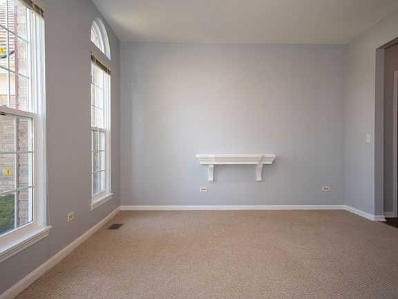 4th image of 21 Cambridge Dr