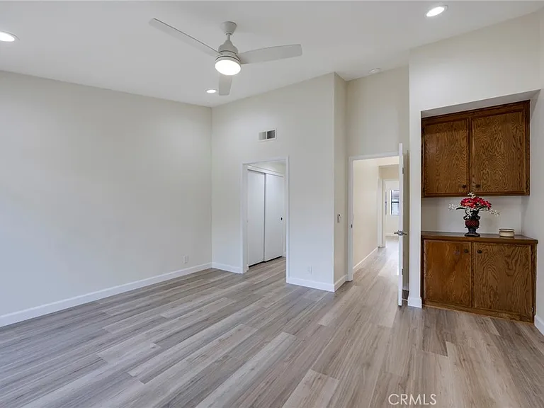 319 Molokai Dr — Photo 33